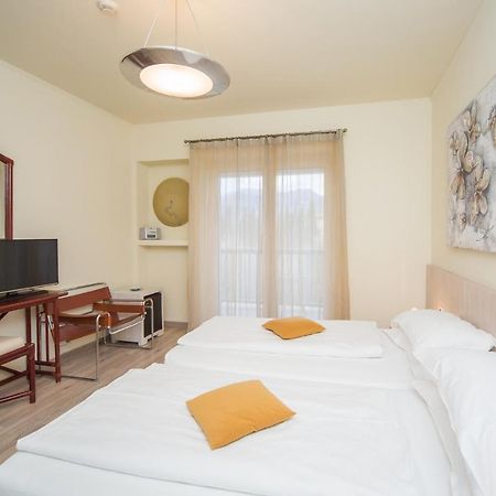 Club Hotel Olivi - Tennis Center Малчезине Екстериор снимка