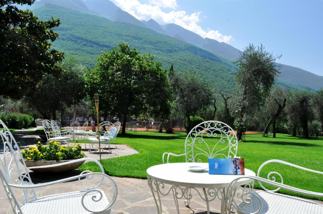 Club Hotel Olivi - Tennis Center Малчезине Екстериор снимка