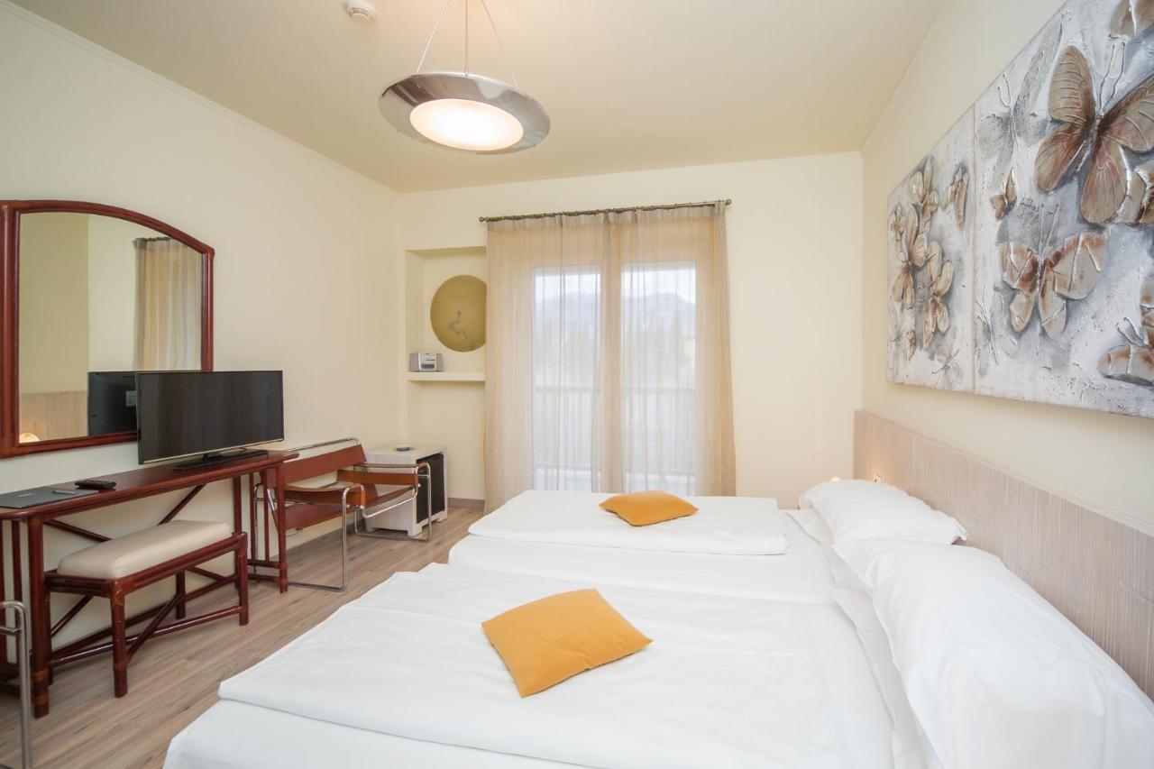 Club Hotel Olivi - Tennis Center Малчезине Екстериор снимка