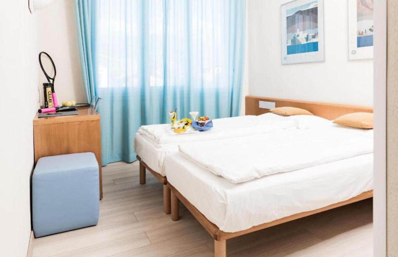 Club Hotel Olivi - Tennis Center Малчезине Екстериор снимка
