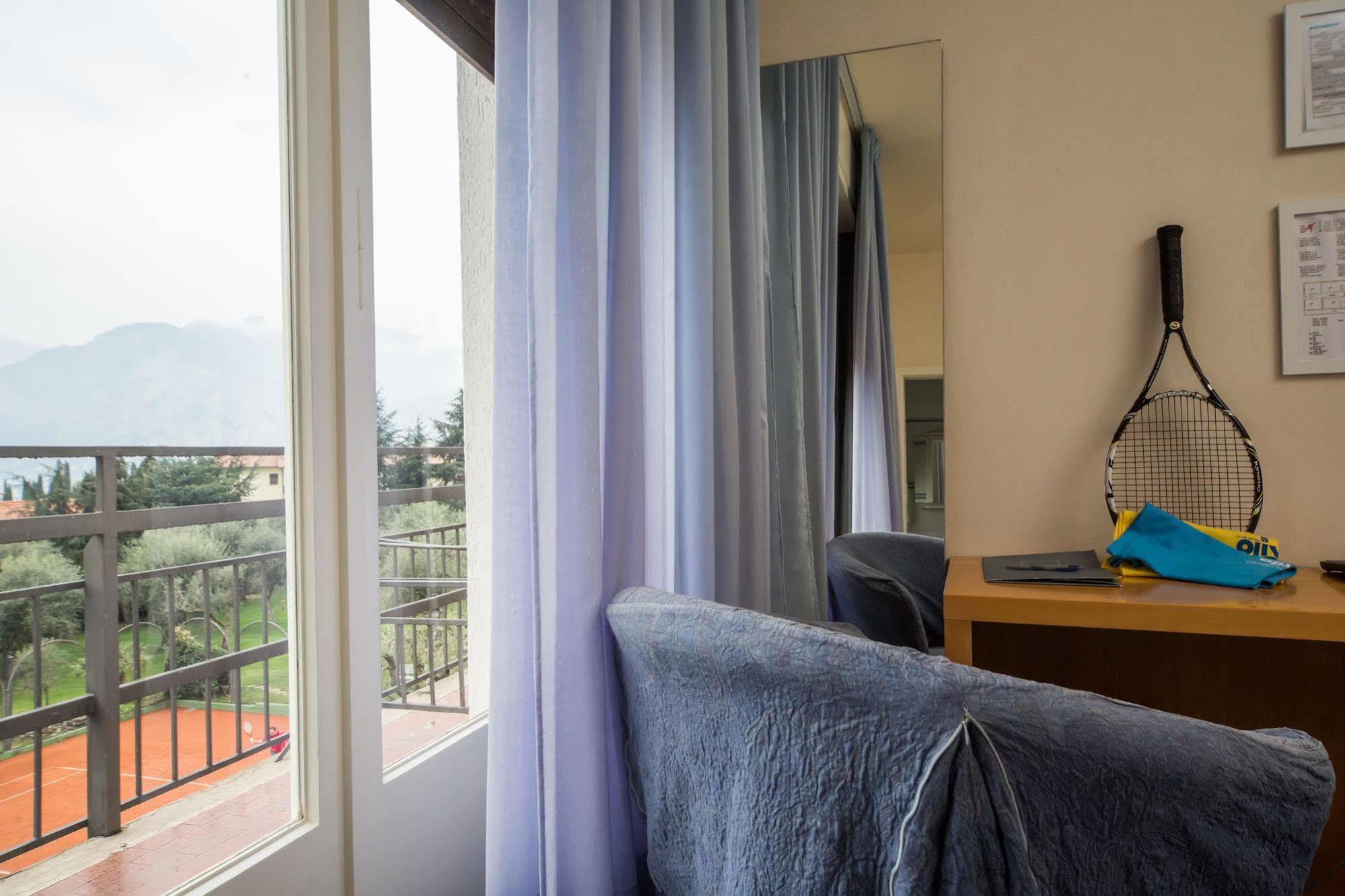 Club Hotel Olivi - Tennis Center Малчезине Екстериор снимка