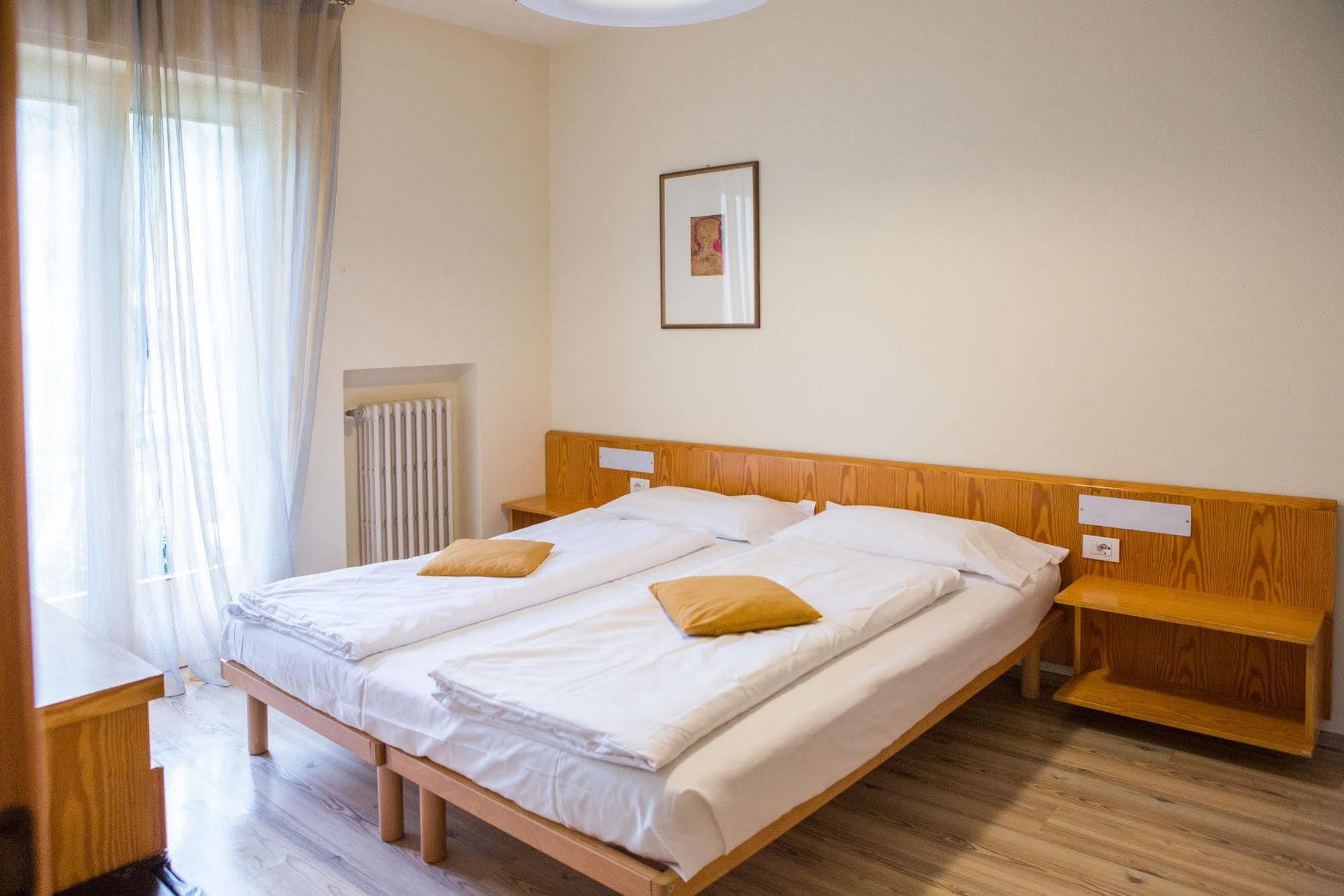 Club Hotel Olivi - Tennis Center Малчезине Екстериор снимка