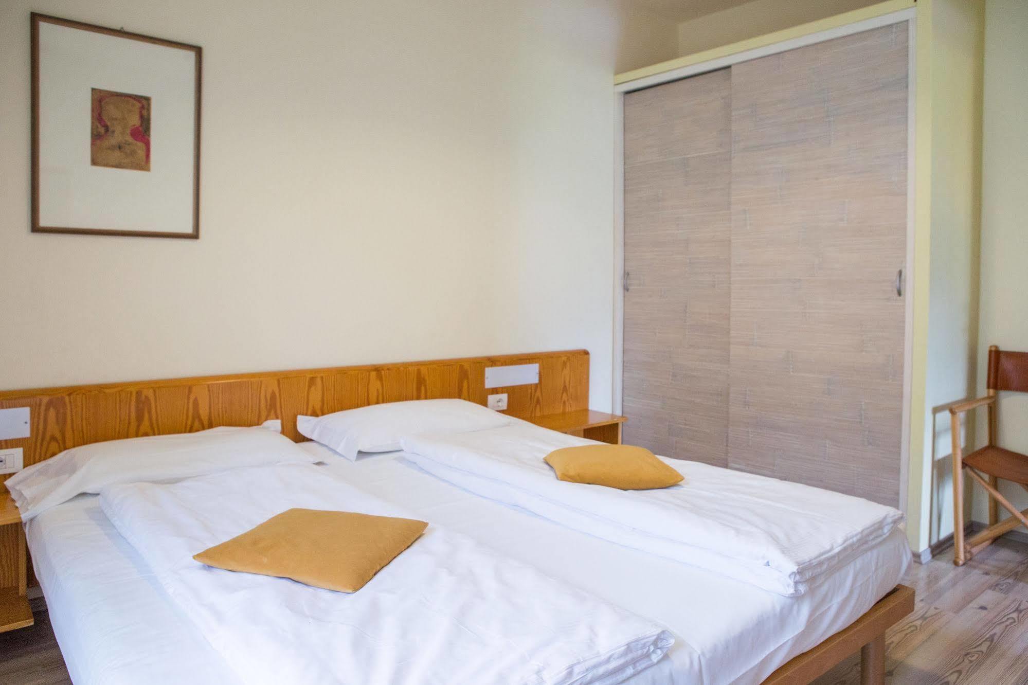 Club Hotel Olivi - Tennis Center Малчезине Екстериор снимка