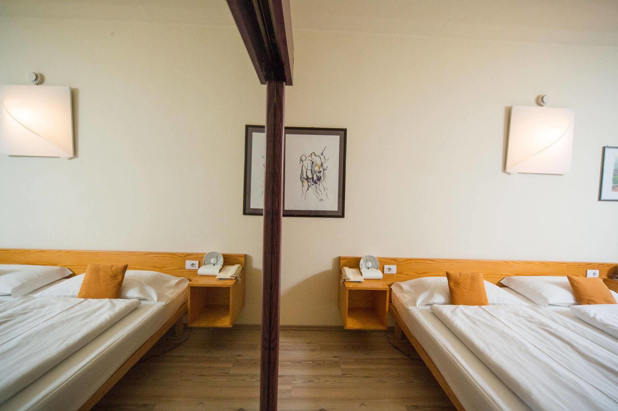 Club Hotel Olivi - Tennis Center Малчезине Екстериор снимка